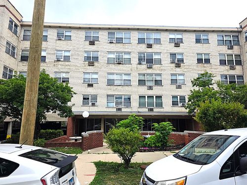 apt-306-6040 N Troy St, Chicago, IL, 60659-2419 | Card Image