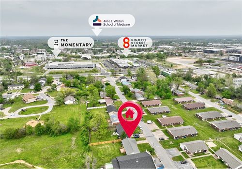 906 Se G St, Bentonville, AR, 72712-6442 | Card Image