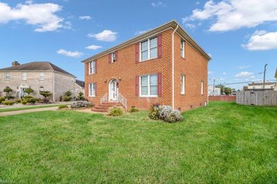 17 Columbia Court, House other with 4 bedrooms, 2 bathrooms and null parking in Portsmouth VA | Image 3