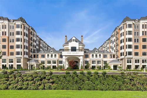 437-695 Merrick Ave, Westbury, NY, 11590-6724 | Card Image
