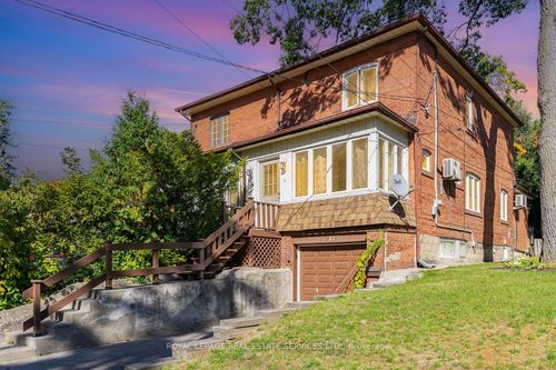 85 Kennedy Ave, Toronto, ON, M6S2X8 | Card Image