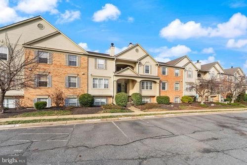 apt-204-8068 Stonewall Brigade Ct, MANASSAS, VA, 20109-2758 | Card Image