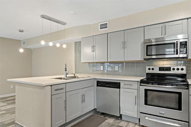 APT-501 - 9000 Bissonnet St, Townhouse with 2 bedrooms, 2 bathrooms and null parking in Houston TX | Image 9
