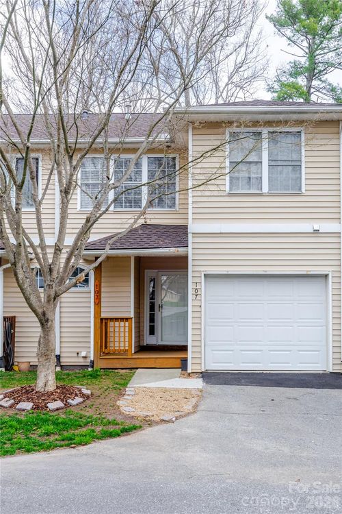 107 Farm Ln, Mills River, NC, 28759-4643 | Card Image