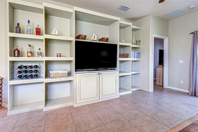 Built-in shelving | Image 20