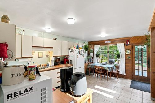 2101 Parkway Pl, Errington, BC, V0R1V0 | Card Image