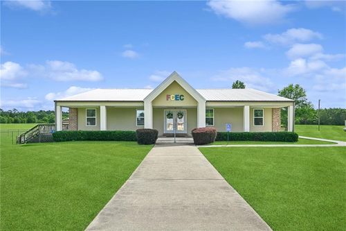 2007 Main St, Franklinton, LA, 70438-3621 | Card Image