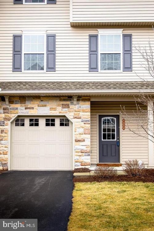 439 Galleon Dr, MECHANICSBURG, PA, 17050-2925 | Card Image