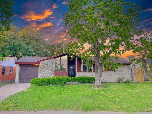 3802 Simsbrook Dr, Houston, TX, 77045-5642 | Card Image