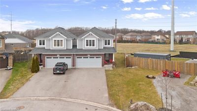 8665 Upper Canada Dr, House other with 4 bedrooms, 2 bathrooms and 6 parking in Niagara Falls ON | Image 3