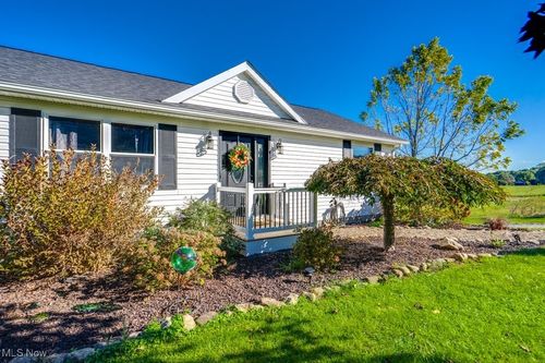 15288 Old Lincoln Way, Dalton, OH, 44618-9217 | Card Image