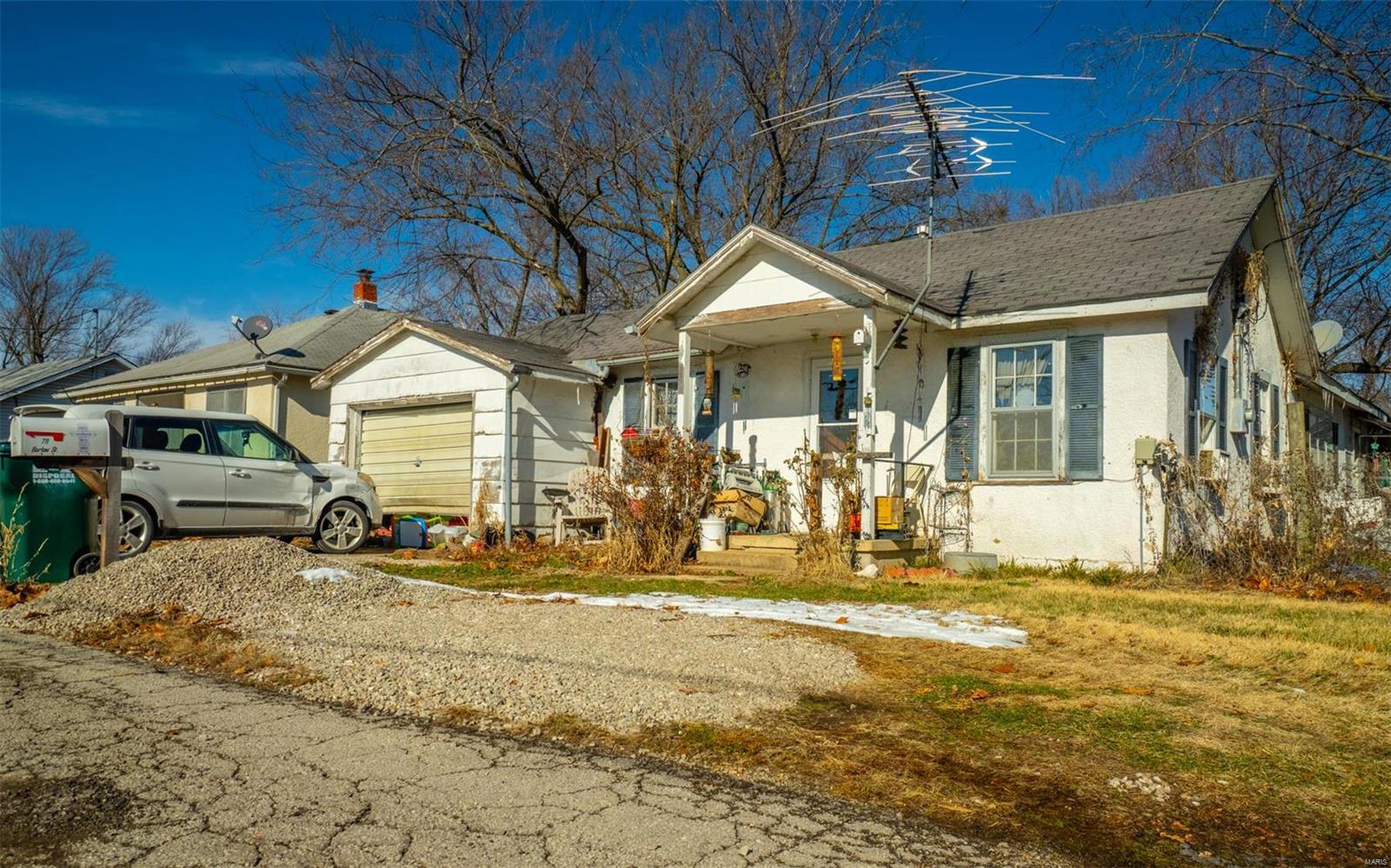 Barlow St, Lebanon, MO 65536