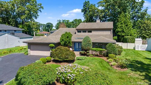 15 Pimlico Drive, Smithtown, NY, 11725 | Card Image