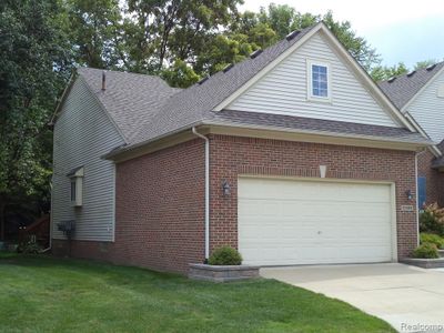 22869 Coachlight Circle, Condo with 3 bedrooms, 3 bathrooms and null parking in Taylor MI | Image 2