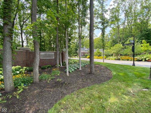 4285 Elmscott Rdg, Zionsville, IN, 46077-7797 | Card Image