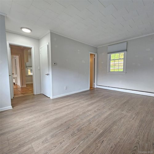 16 Circle Dr, Tuxedo Park, NY, 10987-4420 | Card Image