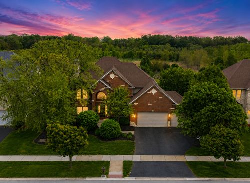 5815 Rosinweed Ln, Naperville, IL, 60564-1643 | Card Image