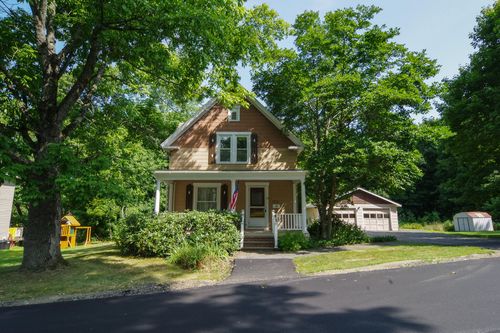 70 Maple Street, Dexter, ME, 04930 | Card Image