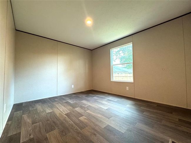Bedroom | Image 19
