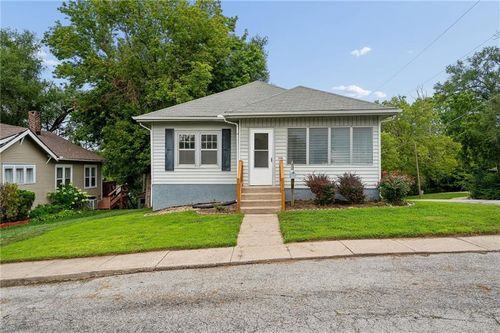 138 High St, Liberty, MO, 64068-1505 | Card Image