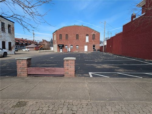 622 Main St, Coshocton, OH, 43812-1613 | Card Image