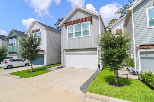 5213 Pinemont Creek Ln, Houston, TX, 77018-1628 | Card Image