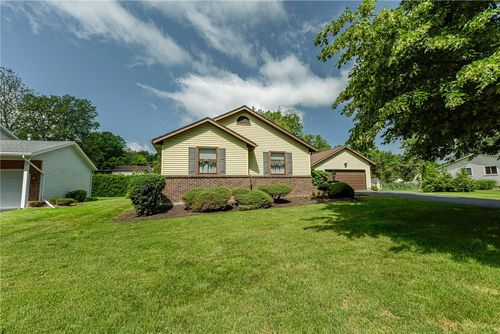 67 Briar Wood Lane, Greece, NY, 14626 | Card Image