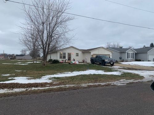 357 E Clay St, El Paso, IL, 61738-1614 | Card Image