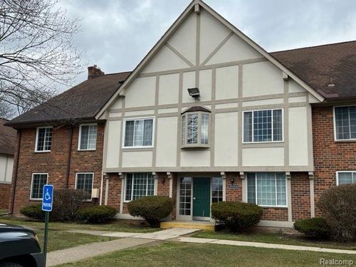a223-30204 Southfield Rd, Southfield, MI, 48076-1321 | Card Image