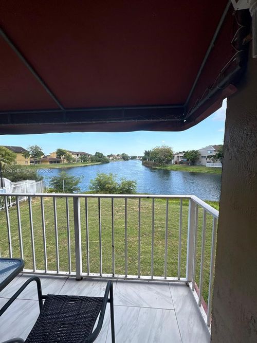 k-205-15560 Sw 80th St, Miami, FL, 33193-3375 | Card Image
