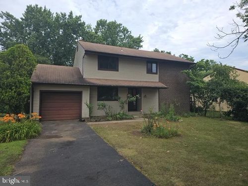 322 Twin Rivers Dr N, East Windsor, NJ, 08520-5616 | Card Image