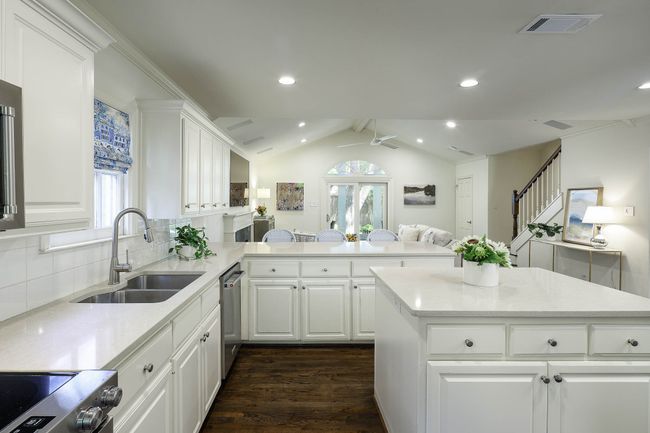 4108 Greenbrier Dr, House other with 4 bedrooms, 4 bathrooms and null parking in Dallas TX | Image 13