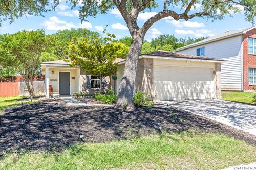 7462 Carriage Pass, San Antonio, TX, 78249-2543 | Card Image