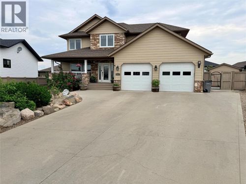 1832 86 Ave, Dawson Creek, BC, V1G0C8 | Card Image