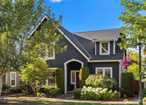 2066 Ne Nelson Ln, Issaquah, WA, 98029-3670 | Card Image