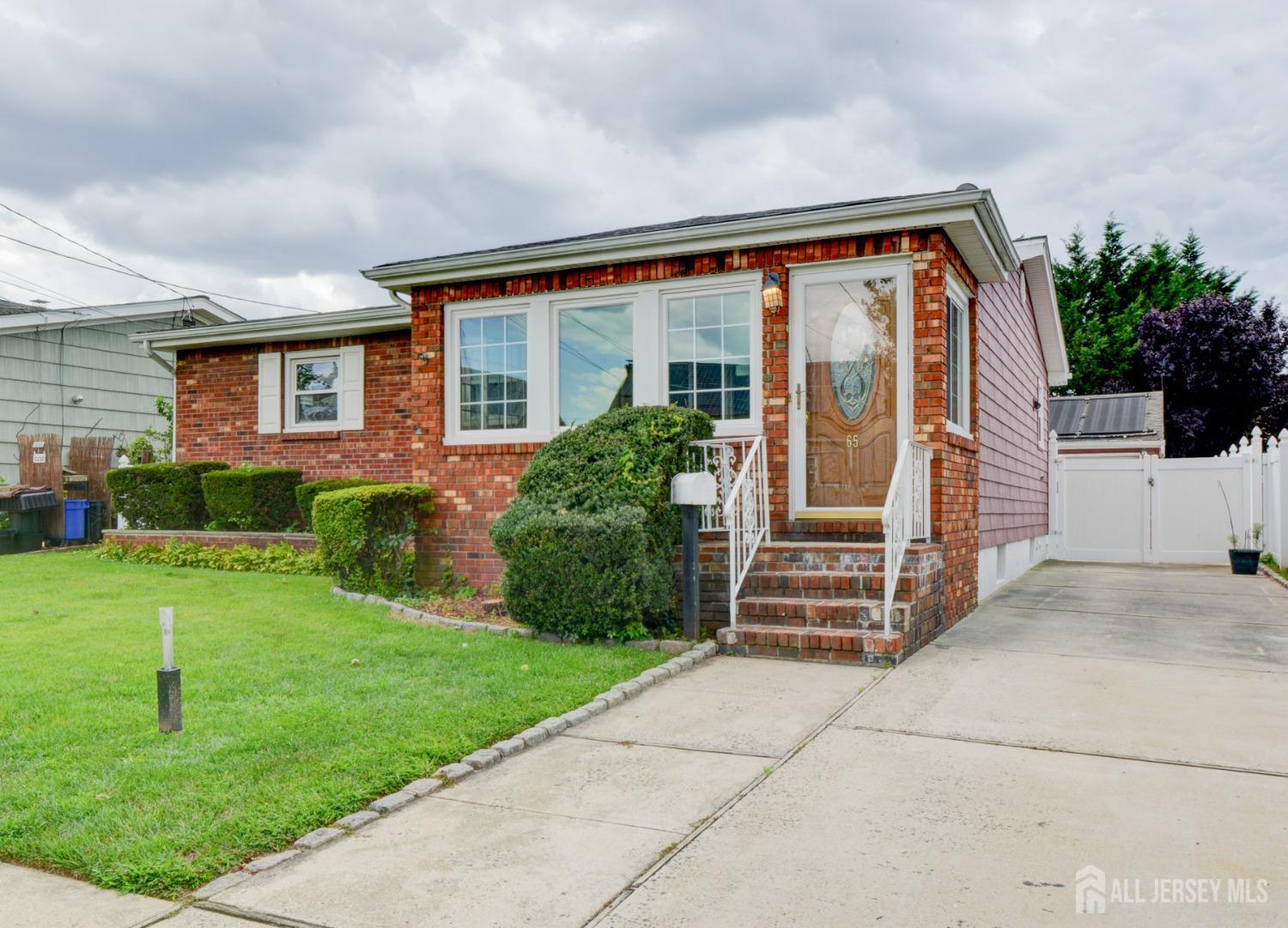 Hermann St, Carteret, NJ 07008