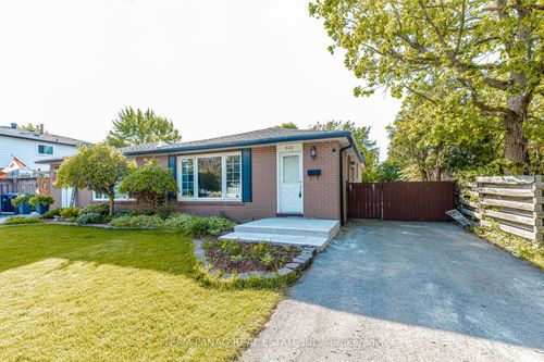 141 Fallingdale Crescent, Brampton, ON, L6T3J5 | Card Image