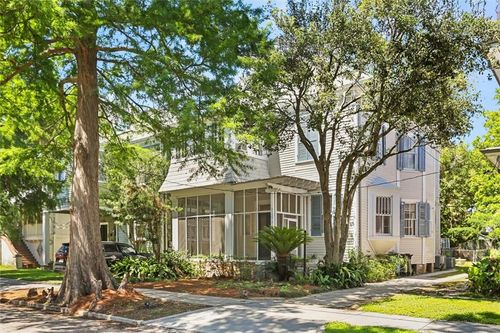 8125 Hickory St, New Orleans, LA, 70118-2847 | Card Image