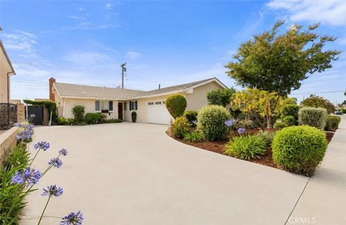 5339 Stevely, Lakewood, CA, 90713 | Card Image