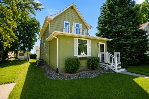 607 S 9th St, ABERDEEN, SD, 57401-5840 | Card Image