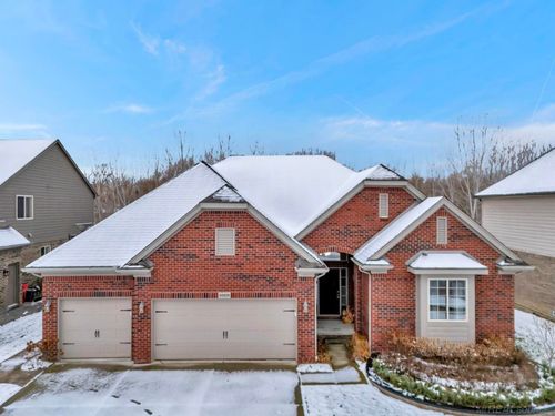 52229 Tacoma Narrows Dr, Macomb, MI, 48042-3609 | Card Image