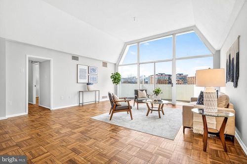 apt-826-700 7th St Sw, WASHINGTON, DC, 20024-2460 | Card Image