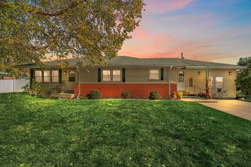 513 Almond St Sw, DeMotte, IN, 46310 | Card Image