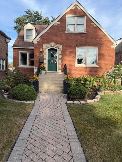 10711 S Artesian Ave, Chicago, IL, 60655-1219 | Card Image