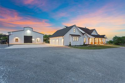 688 Pleasant Run Road, Home with 5 bedrooms, 4 bathrooms and null parking in Waco TX | Image 2