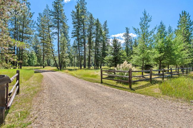 Driveway Entrance | Image 44