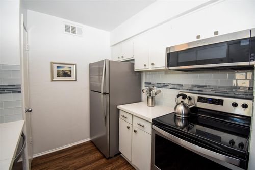 apt-48-3300 Pebblebrook Dr, Seabrook, TX, 77586-6050 | Card Image