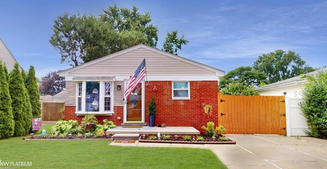 Harold Ave, Warren, MI 48089
