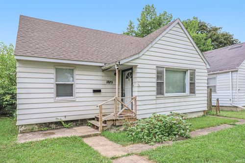 1829 N Brookfield St, South Bend, IN, 46628-3220 | Card Image