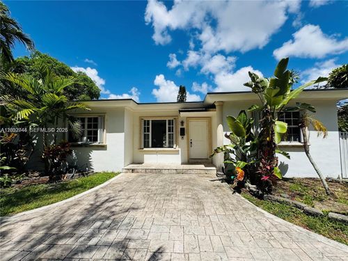 516 La Villa Dr, Miami Springs, FL, 33166-6028 | Card Image
